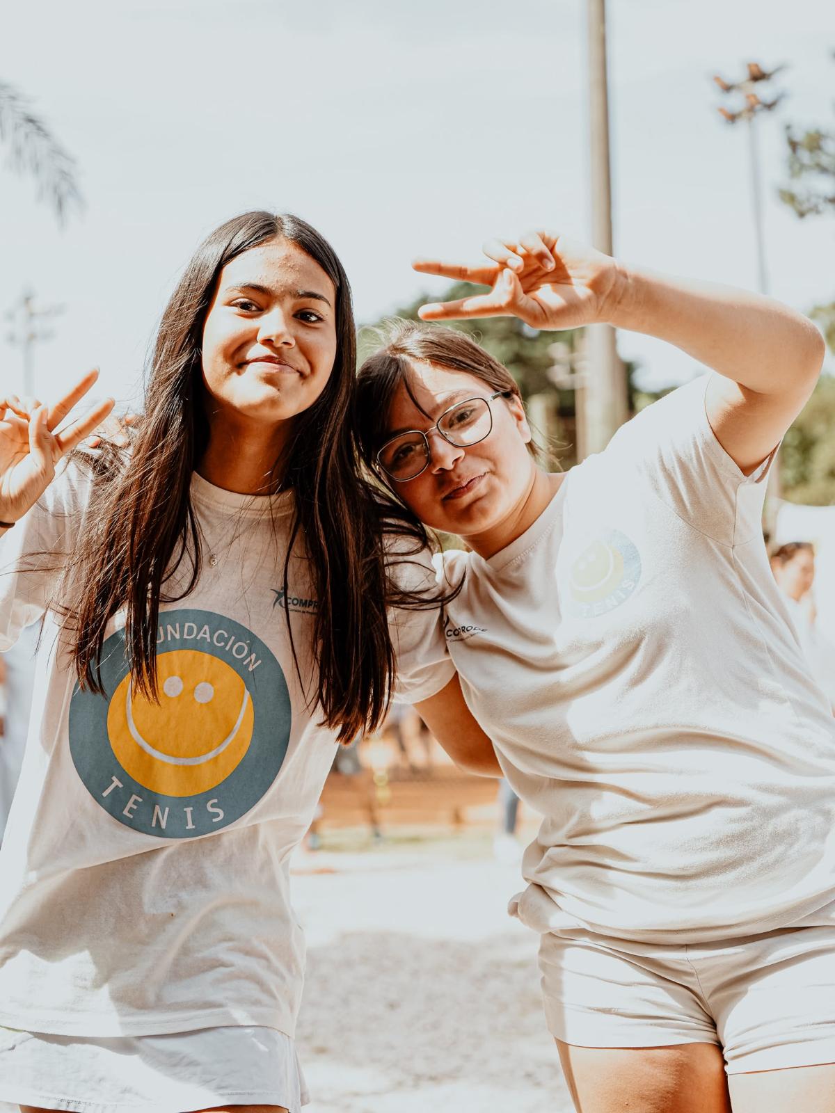 Adolescentes de la Fundación Tenis Uruguay